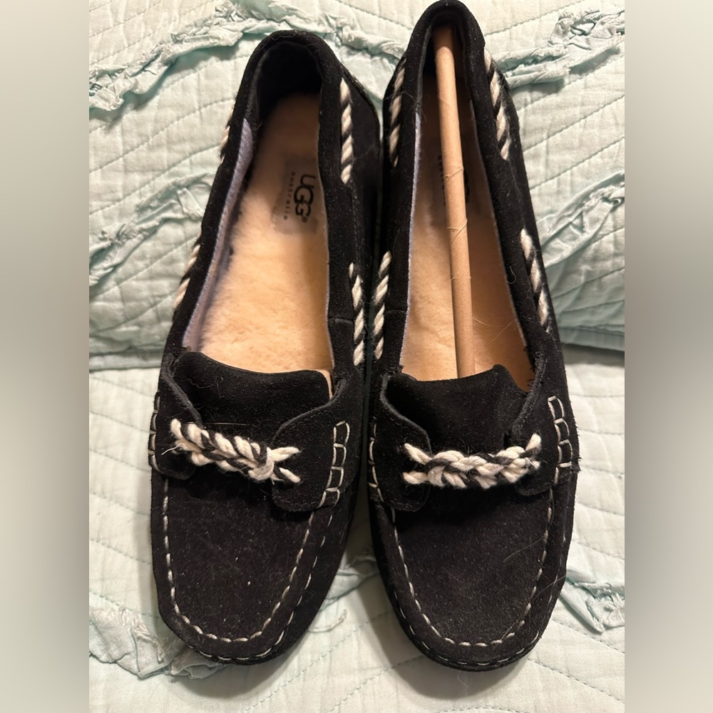 New UGG Slippers size 9/10 Black